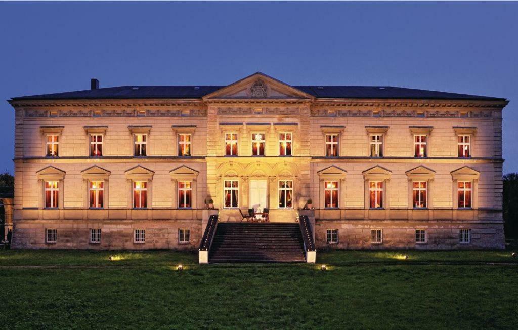 Schloss Tressow Bobitz 外观 照片